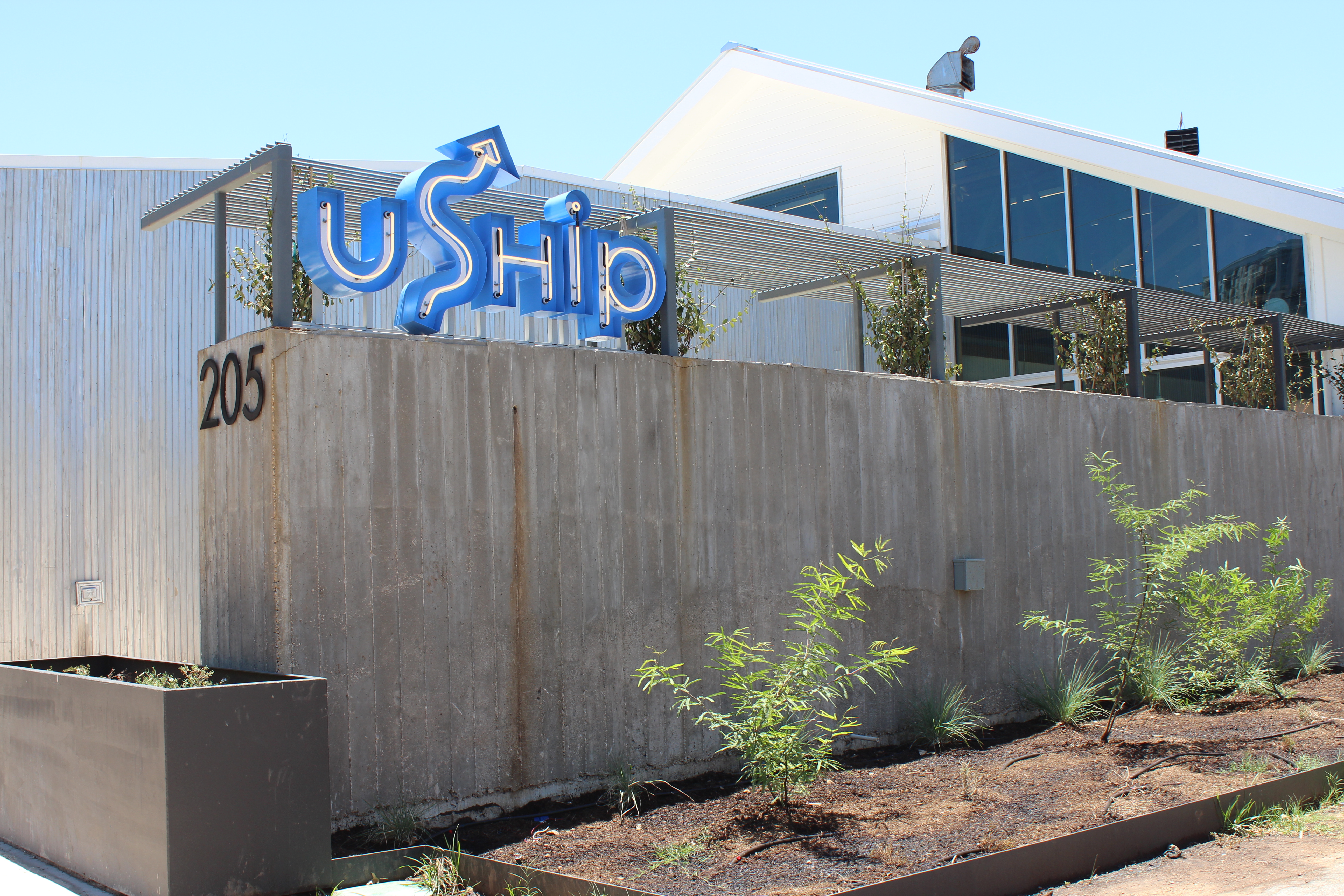 uShip building