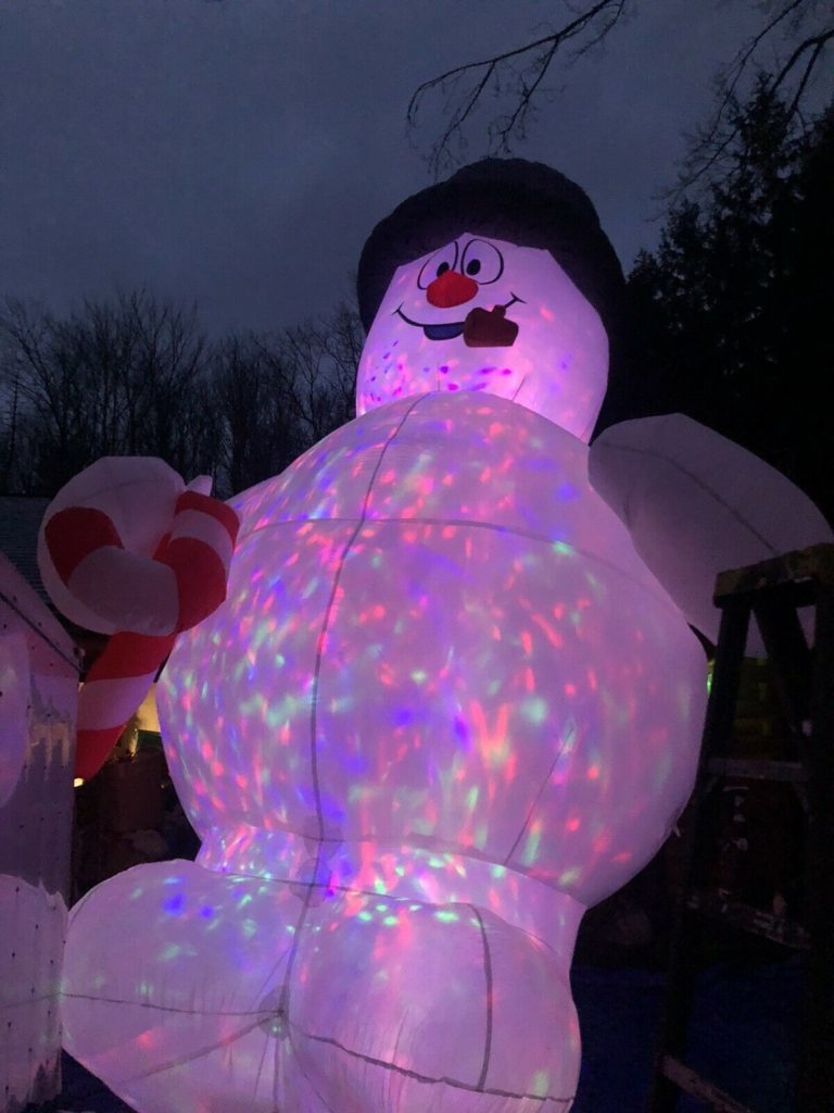 inflatable frosty the snowman