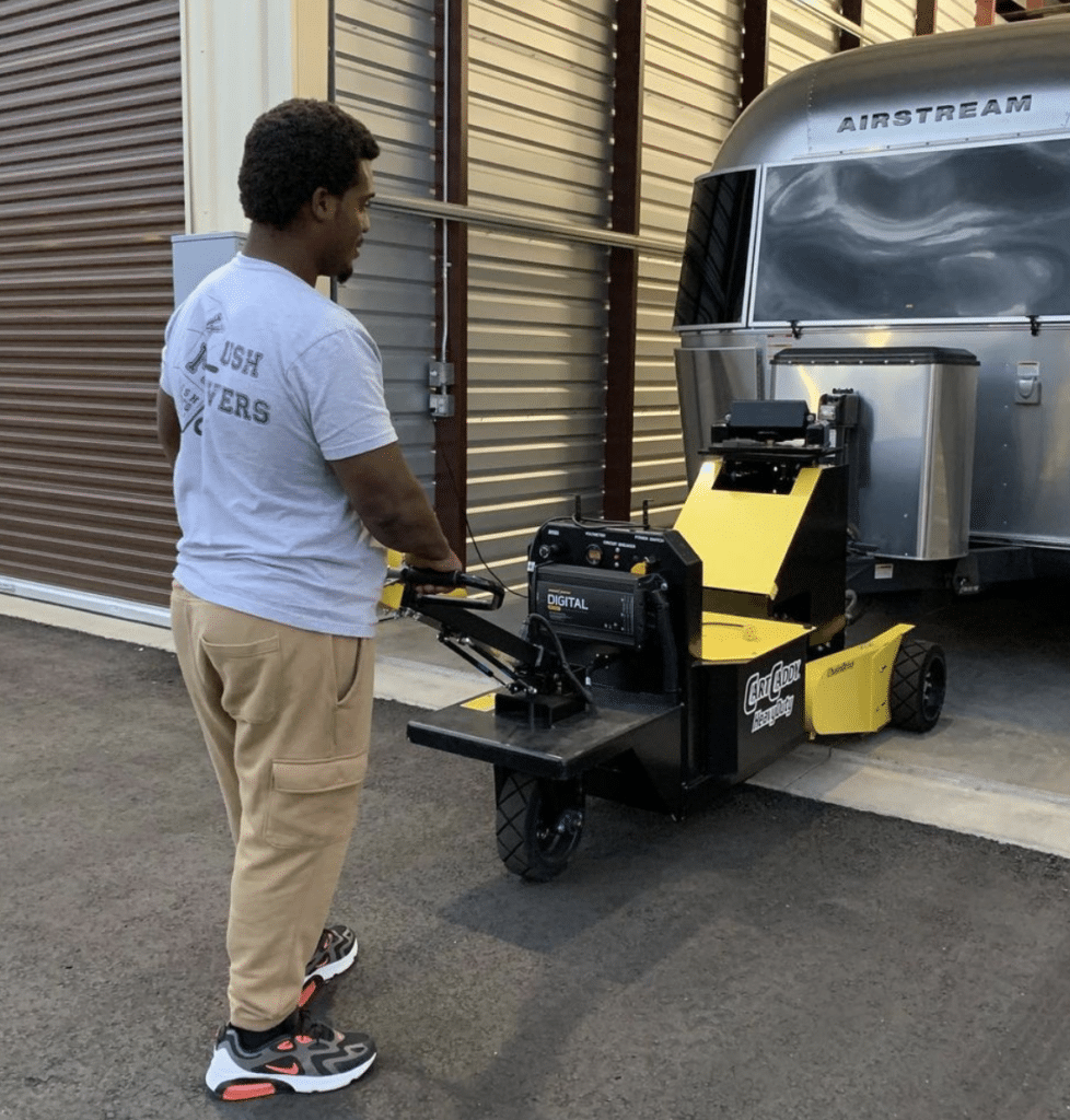 uShip carrier and RV transporter moving airstream trailer - mobile business